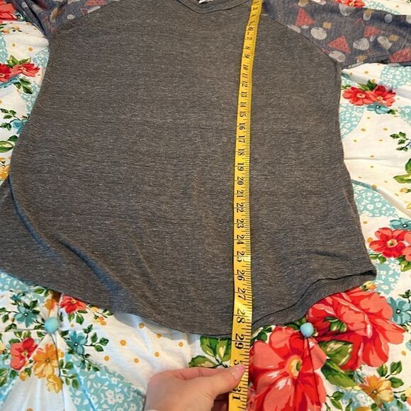 (3/$15) LulaRoe Randy shirt size small - Picture 10 of 10